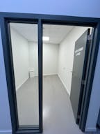 Espace Commercial Pop-Up de 868 m² au Cœur de Liège, Passage Piéton Premium (Place Saint-Lambert) - Image 6