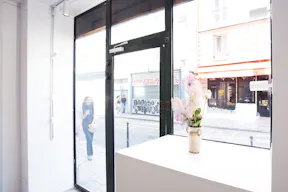 Temporary 13 Marais show room & pop up - Image 9