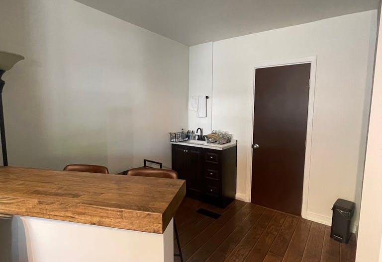 Treatment / Spa Room Available for Rent - Image 4