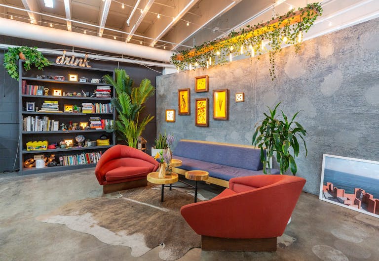 Stylish production and event space in Highland Park - Image 2