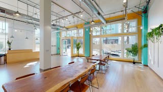 Sunlit space for pop-ups and meetings - Image 0