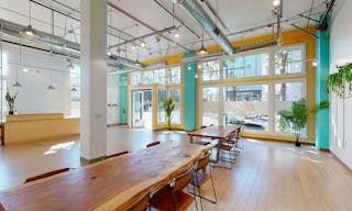 Sunlit space for pop-ups and meetings - Image 0