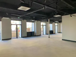 Nouvel espace à Marseille de 200m², modulable en deux cellules avec stockage. - Image 0