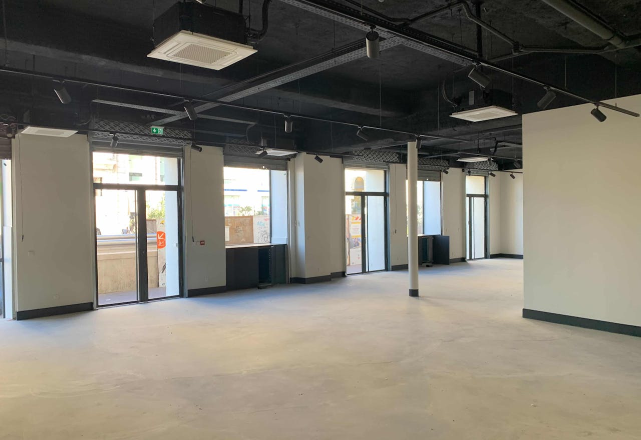 Nouvel espace à Marseille de 200m², modulable en deux cellules avec stockage. - Image 0