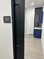 Newly renovated Private Suite for rent in Beauty Salon - Image 4