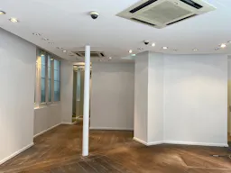 Grande boutique face au canal Saint-Martin - Image 3