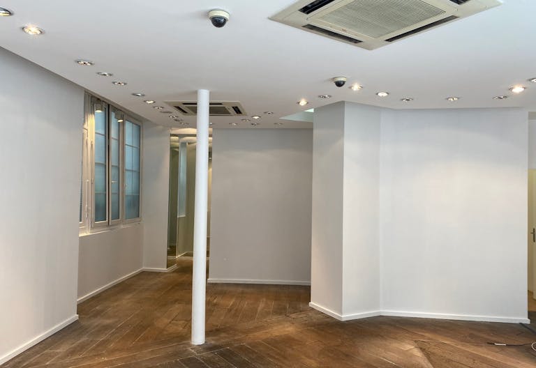 Grande boutique face au canal Saint-Martin - Image 3