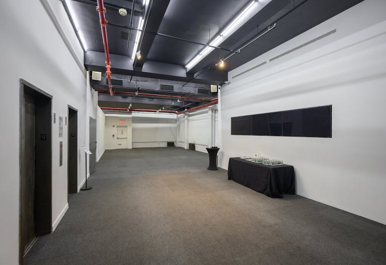 Expansive Loft with High Ceilings in Midtown Manhattan - Image 4