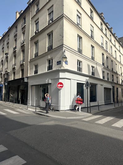 Pop-up store angle en plein coeur du Marais - Image 0