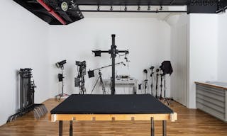 7500 sqft Bright West Soho Studios - Image 24