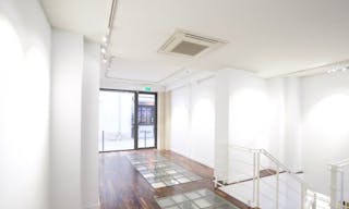 Boutique Paris - Image 1