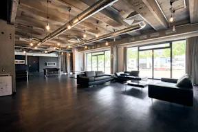 Large Retail & Experience Floor Near Alexanderplatz - Image 0