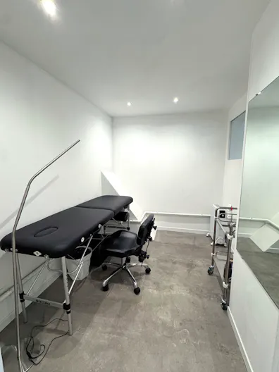 Espace modulable tout blanc — shooting, ateliers, événements privés - Image 4