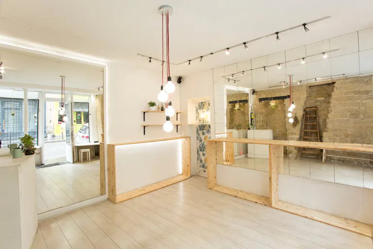 Chic Boutique in Montmartre - Image 0