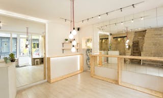 Chic Boutique in Montmartre - Image 0