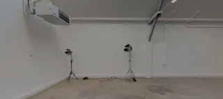 Studio on courtyard in a former artist's studio - Image 6