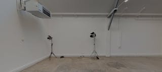 Studio on courtyard in a former artist's studio - Image 6