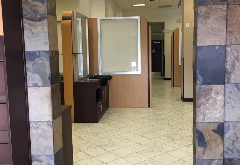 Retail Space in Huntington Beach - Image 4