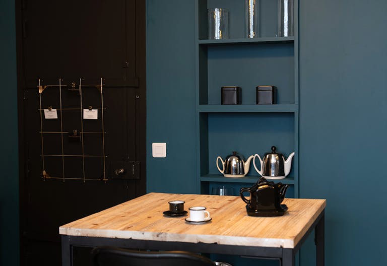 ELEGANT MINIMALIST LOFT IN THE 11TH DISTRICT OF PARIS - Image 3