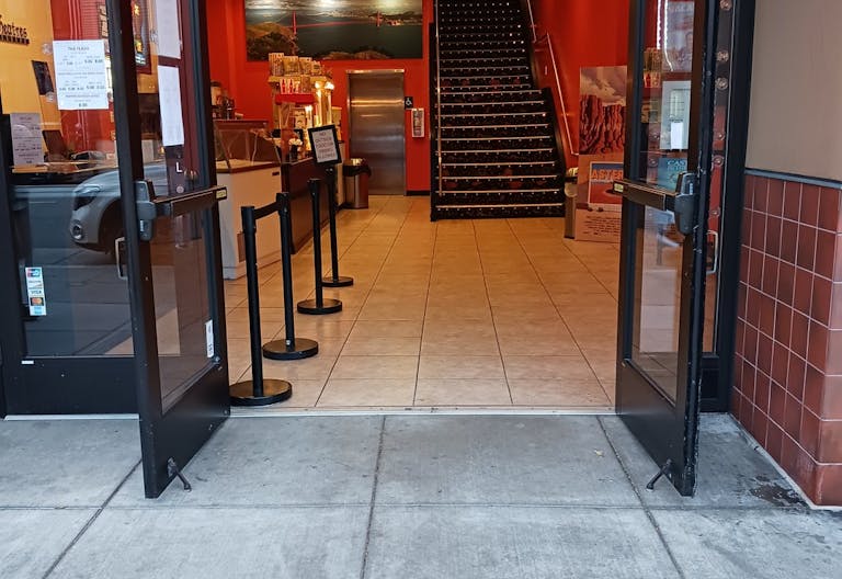 Marina District Chestnut St . POP UP - Image 4