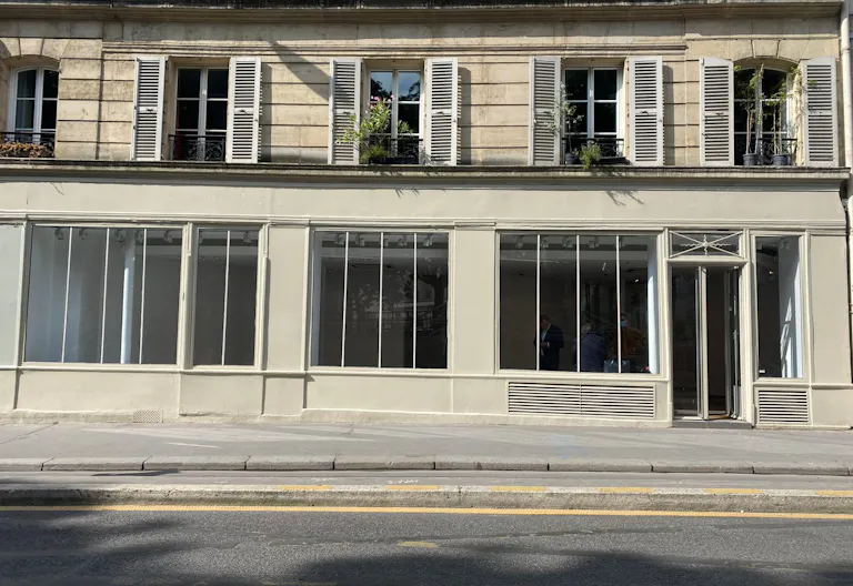 Grande boutique face au canal Saint-Martin - Image 1