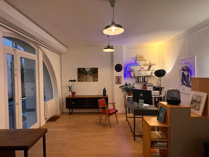 Jolie boutique avec deco soign�e et mobilier sympa a louer - Image 3