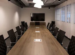 Unique 40,000 square-foot venue - Image 5