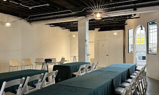 Loft-style event venue in West Town, Chicago - Image 25
