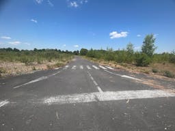 D�cor/Lieu de tournage: Routes Priv�es - Image 0