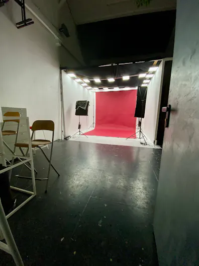 PHOTO STUDIO white cube 40 M2 pour tous projets cr�atifs - Image 0
