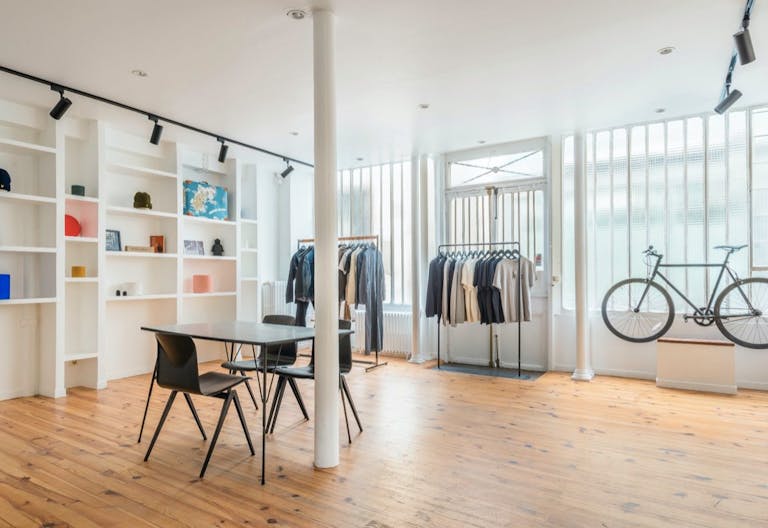 Charming Workshop / Showroom for Rent - Paris Le Marais - Image 3