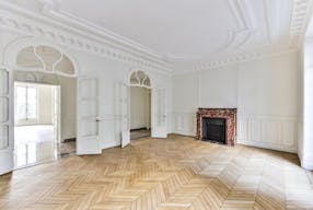 Gorgeous Space Near Monceau Park - Image 2