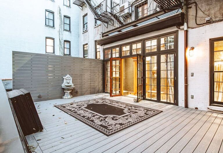 Stunning Mansion in West Village - Image 2