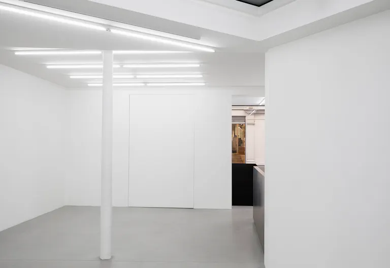 Magnificent art gallery in the heart of Haut Marais, PARIS 3rd - Image 4