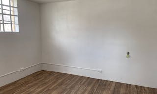 Office/Art Studio/Construction Yard/ - Image 3