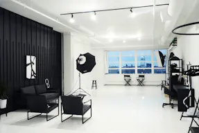Elegant Loft Studio Downtown Brooklyn - Image 2