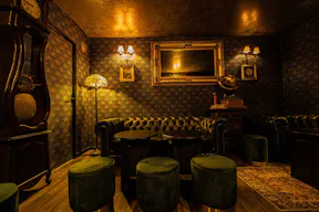 Retour dans le temps dans un magnifique Bar priv� - Image 14
