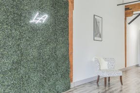 Urban DTLA Studio with Skyline View and Natural Light - Image 6