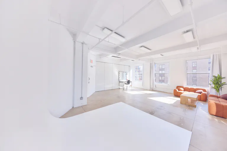 16B Manhattan Showroom & Meeting rental space  - Image 4