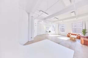 16B Manhattan Showroom & Meeting rental space  - Image 4