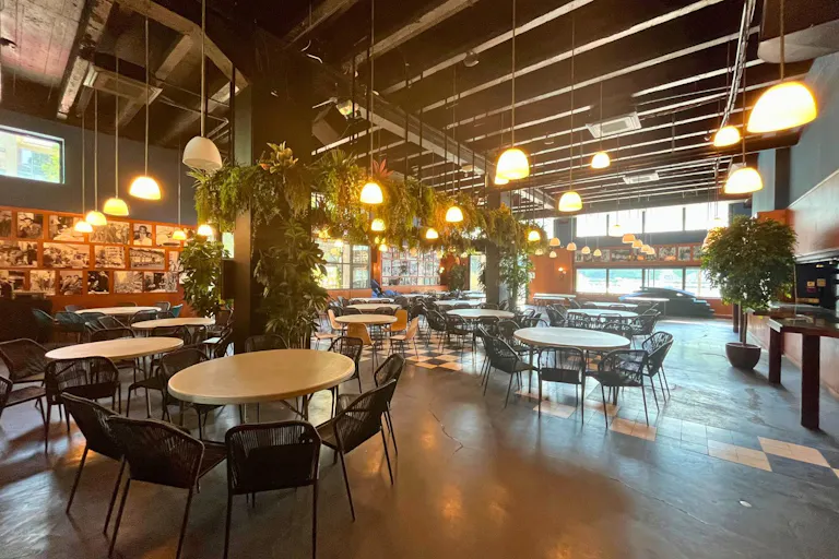 Salle de réception au cœur du quartier Confluence - Image 2