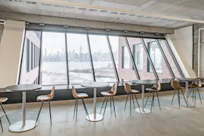 Amazing Showroom in Williamsburg - Image 5