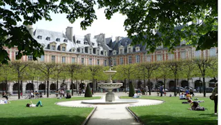 BOUTIQUE MARAIS ICONIC PLACE DES VOSGES - - Image 22
