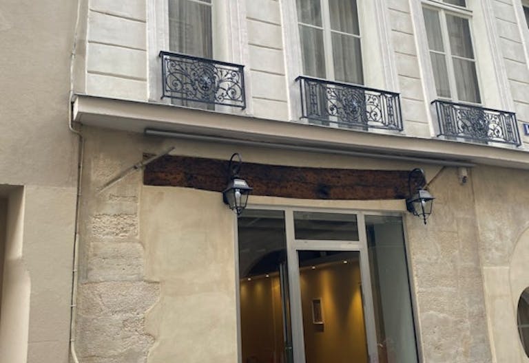 Boutique in Saint-Germain-des-Prés - Image 3