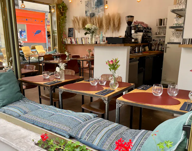 RESTAURANT EQUIPE EN PLEIN COEUR DU 11 EME - Image 1