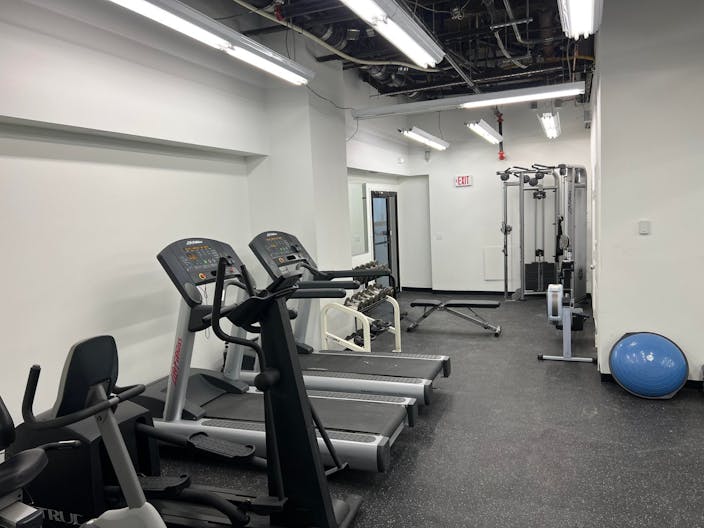 24/7 Private Gym Space w/Showers in Center City - Image 1