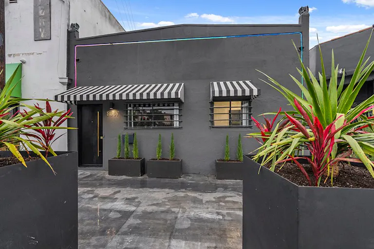 Glamorous sexy club vibe indoor outdoor flow - Image 1
