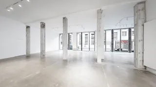 Large Showroom Rue Froissart - Image 10