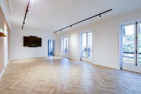 Haussmannian Event Apartment: Corporate Seminars, Conferences, Showrooms... - Image 2