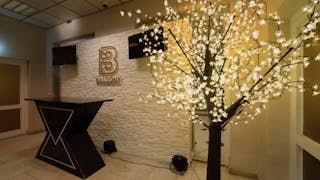 Central Venue with a Berliner Skyline View - Image 14